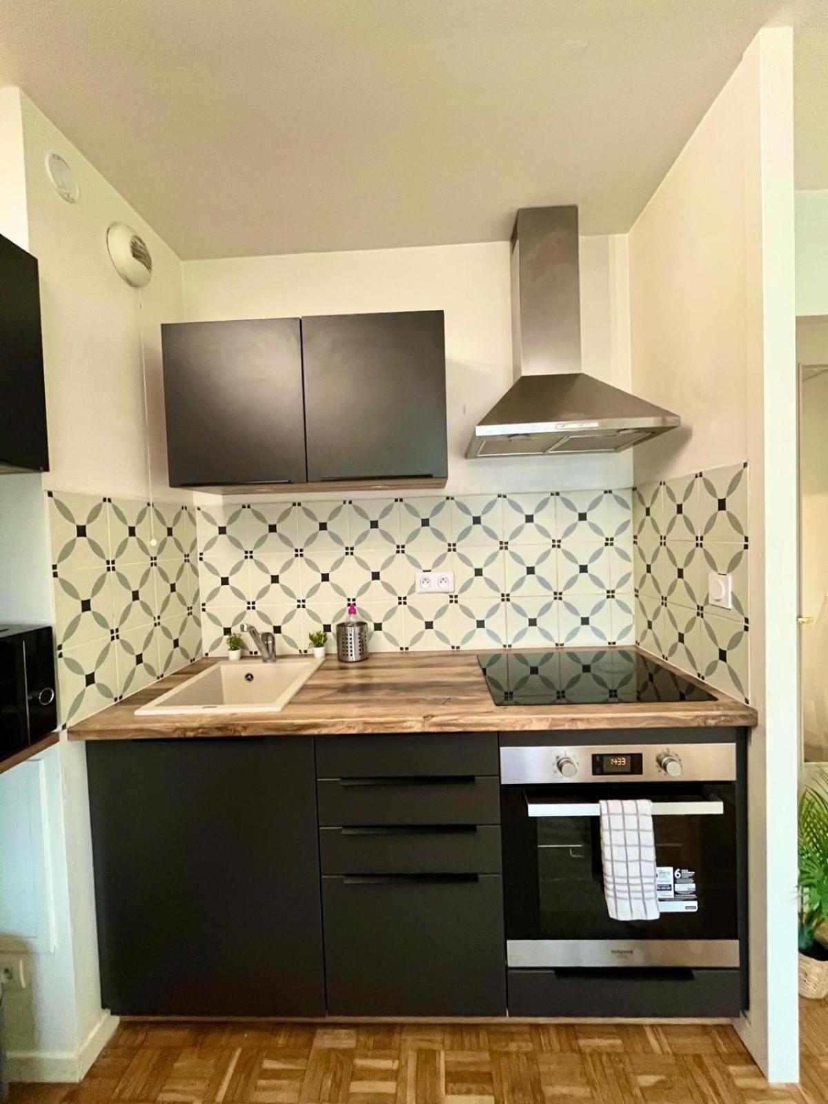 Logement Renove Proche Centre-Ville Lyon Villeurbanne Buitenkant foto