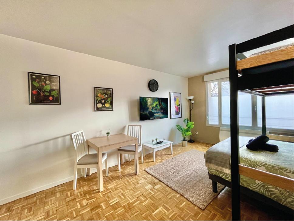 Logement Renove Proche Centre-Ville Lyon Villeurbanne Buitenkant foto